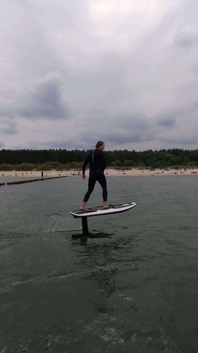 🌊Do pływania na e-foilu warun zawsze jest dobry, nawet na Bałtyku 🌊🏄

Przypominamy o naszej promocji gdzie przy zakupie e-foila firmy Awake, dodatkową baterie dostaniecie gratis!⚡️

Zapraszamy na testy na dowolnym zbiorniku!🤙🤙🤙

#awakeboards #electricjetboard #electricsurfboard #efoil #foiling #extremesports